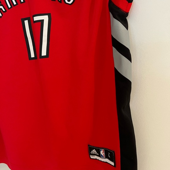 Toronto raptors jersey OPEN TO ALL OFFERS - Picture 5 of 5